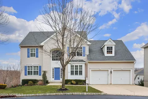 19 Papa Ct, Atlantic Highlands, NJ 07716