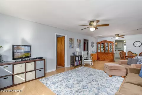 146 Skyline Dr, Brick, NJ 08724 photo 9