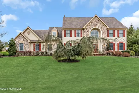 18 Colt Cir, West Windsor, NJ 08550