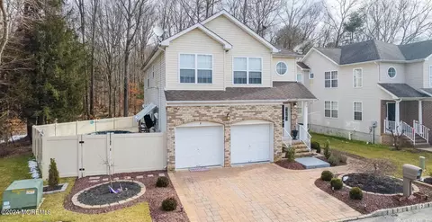 7 Fitzgerald Pl, Old Bridge, NJ 08857