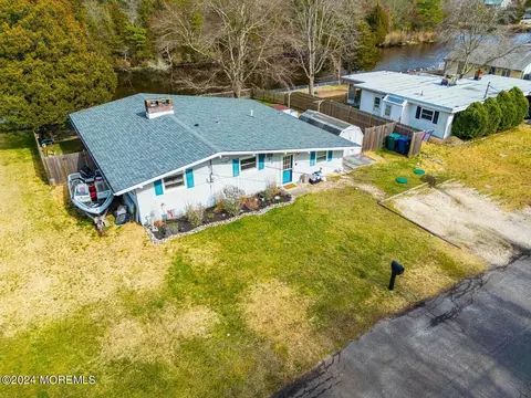 61 Sea Meadow Ln, Little Egg Harbor, NJ 08087