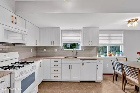Kitchen - 37 Netty St, Howell, NJ 07731 photo 5 of 6