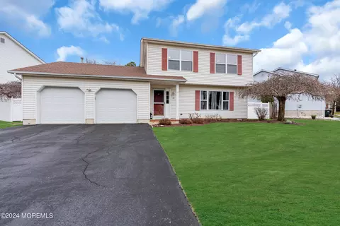 Exterior - 37 Netty St, Howell, NJ 07731 photo 4 of 23