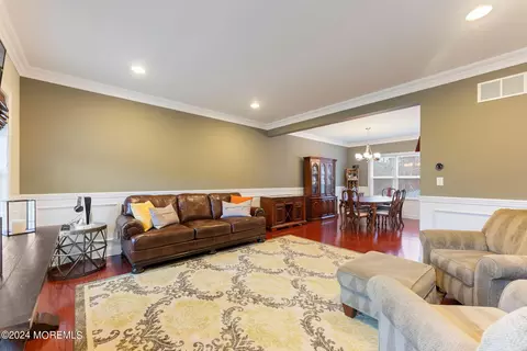 Living - 9 Key Largo Ct, Bayville, NJ 08721 photo 3 of 5
