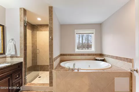Bath - 9 Key Largo Ct, Bayville, NJ 08721 photo 3 of 4