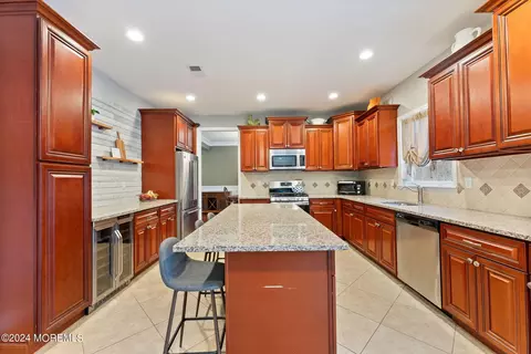 Kitchen - 9 Key Largo Ct, Bayville, NJ 08721 photo 3 of 3