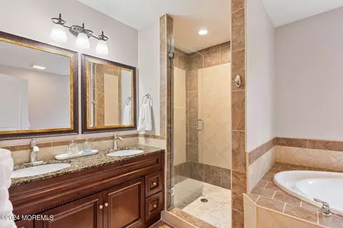 Bath - 9 Key Largo Ct, Bayville, NJ 08721 photo 2 of 4