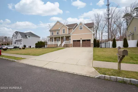 Exterior - 9 Key Largo Ct, Bayville, NJ 08721 photo 2 of 17