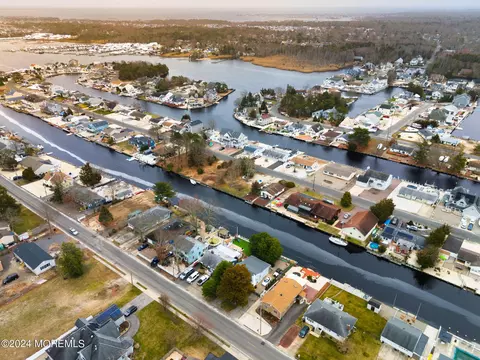 View/Area - 9 Key Largo Ct, Bayville, NJ 08721 photo 3 of 4