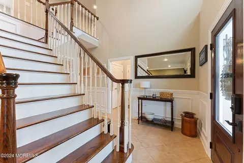 Entry Way - 9 Key Largo Ct, Bayville, NJ 08721 photo 2 of 3
