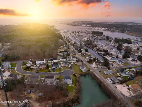 View/Area - 9 Key Largo Ct, Bayville, NJ 08721 photo 2 of 4