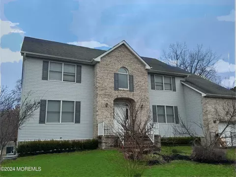 28 Sienna Way, Lakewood, NJ 08701