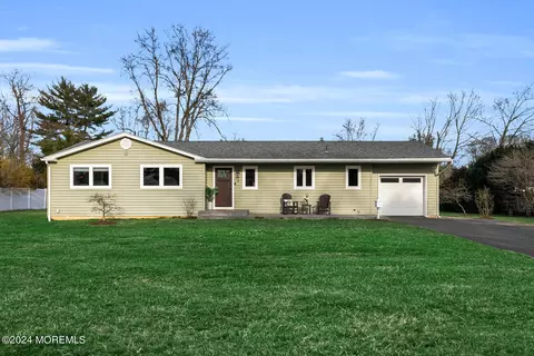 3 Coronet Ave, Lincroft, NJ 07738