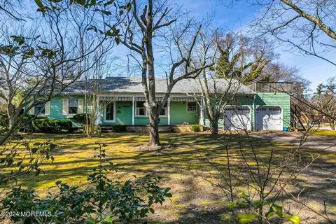 21 Ensor Pl, Island Heights, NJ 08732