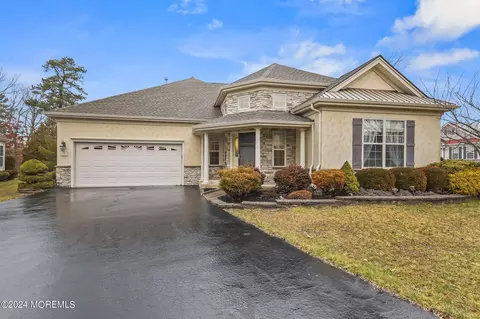 7 Mission Way, Barnegat, NJ 08005