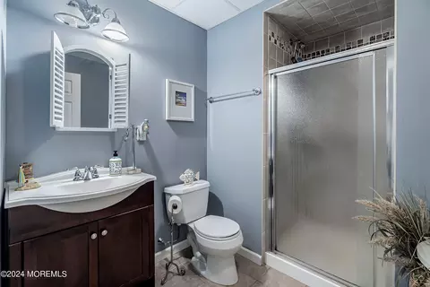 Bath - 6 Topaz Dr, Jackson, NJ 08527 photo 6 of 6