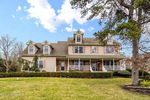 6 Topaz Dr, Jackson, NJ 08527