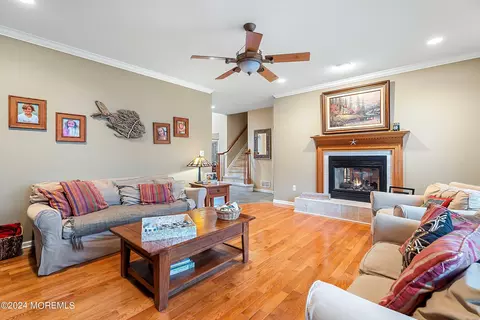 Living - 6 Topaz Dr, Jackson, NJ 08527 photo 2 of 3