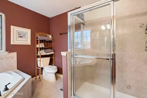Bath - 6 Topaz Dr, Jackson, NJ 08527 photo 3 of 6