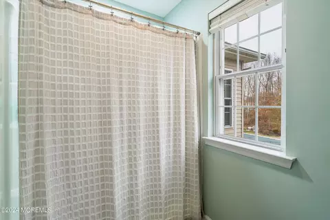 Bath - 6 Topaz Dr, Jackson, NJ 08527 photo 5 of 6