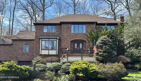 25 Ashley Dr, Holmdel, NJ 07733