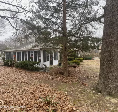 420 Anthony Ave, Toms River, NJ 08753