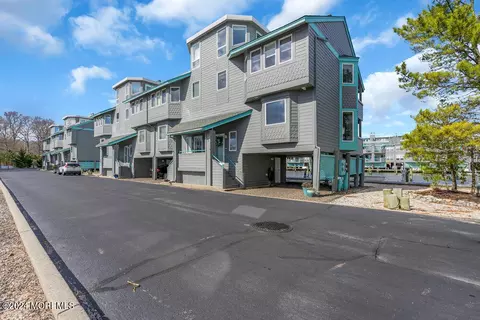 36 Grand Bay Harbor Dr, Waretown, NJ 08758