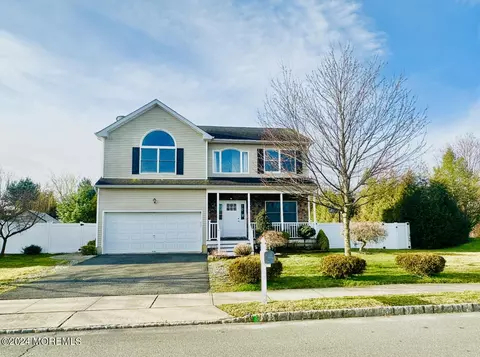 2 Maria Ln, Howell, NJ 07731