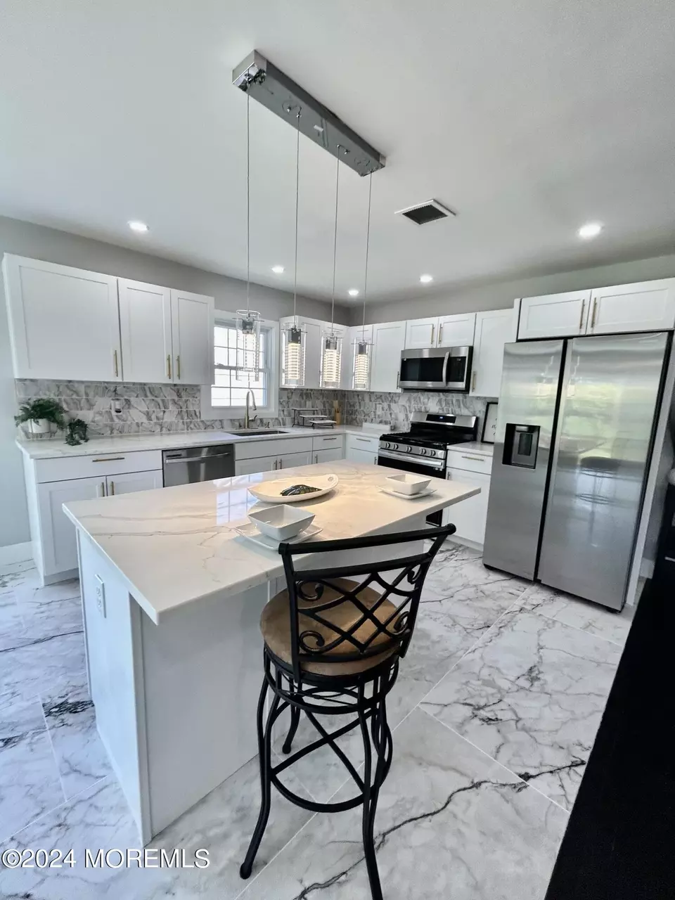  16 Sherwood Ln, Toms River, NJ 08757 photo 2