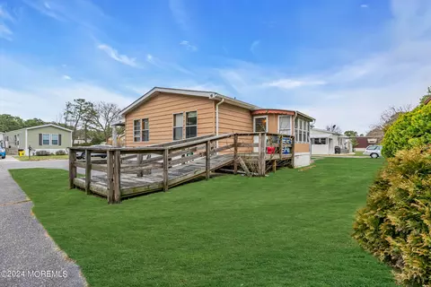 Exterior - 55 Eagle Dr, Whiting, NJ 08759 photo 6 of 10