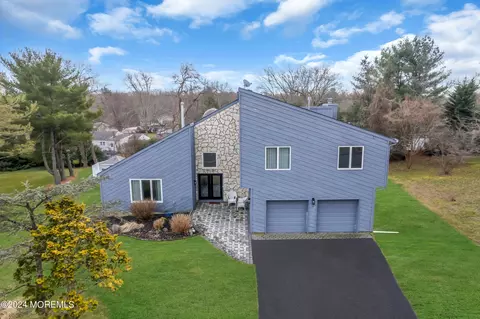 11 High Ridge Rd, Ocean, NJ 07712