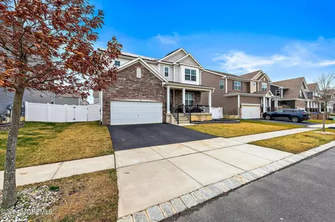 70 Ashburn Ave, Manahawkin, NJ 08050