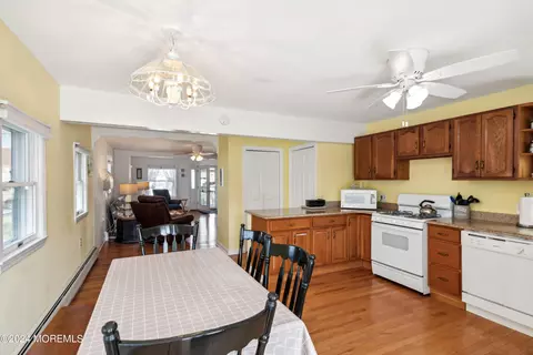 Kitchen - 620 E Bayview Ave, Ocean Gate, NJ 08740 photo 4 of 4