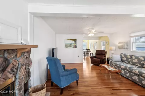 Living - 620 E Bayview Ave, Ocean Gate, NJ 08740 photo 3 of 6