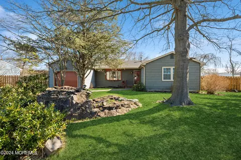 345 Heritage Dr, Brick, NJ 08723