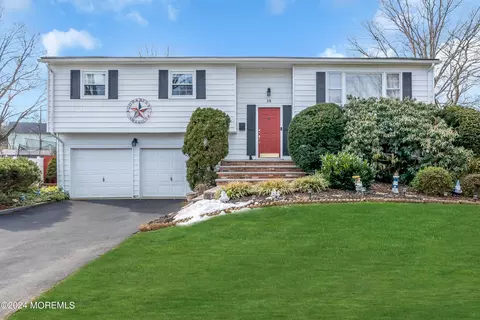 38 Zerman Dr, Middletown, NJ 07748