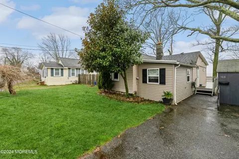 103 Summerfield Ave, Laurence Harbor, NJ 08879