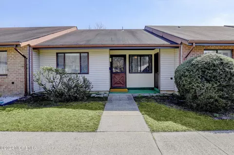 47 Wild Turkey Way #C, Manalapan, NJ 07726