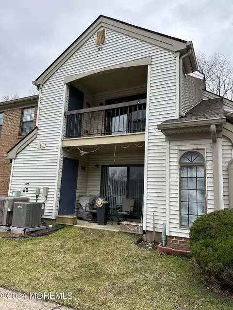 2115 Bayhead Dr #2115, Parlin, NJ 08859