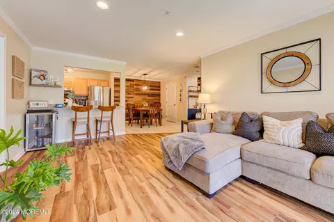 1027 Wedgewood Cir, Belford, NJ 07718