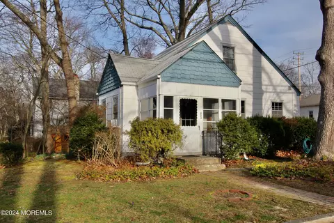 403 Oakdale Dr, Neptune City, NJ 07753