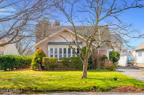 527 Woodland Ave, Brielle, NJ 08730