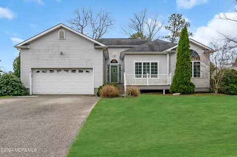 405 Northern Blvd, Bayville, NJ 08721