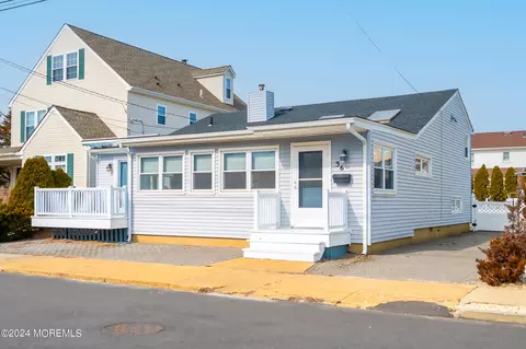 36 Island Ave, Seaside Park, NJ 08752