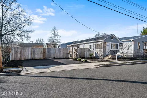610 Central Ave, Union Beach, NJ 07735