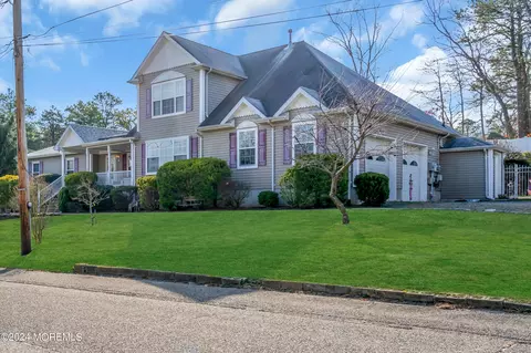 2140 2nd Ave, Toms River, NJ 08757