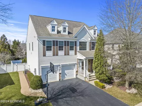 15 Bristol Rd, Manalapan, NJ 07726