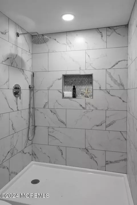 8 Daniel Dr, Middletown, NJ 07748 photo 23