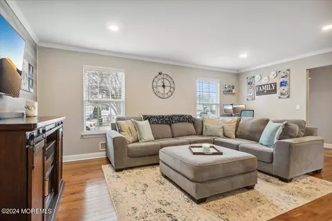 18 White Pine Ct, Brick, NJ 08724 photo 9