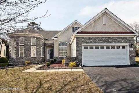 5 Faulkners Pl, Barnegat, NJ 08005